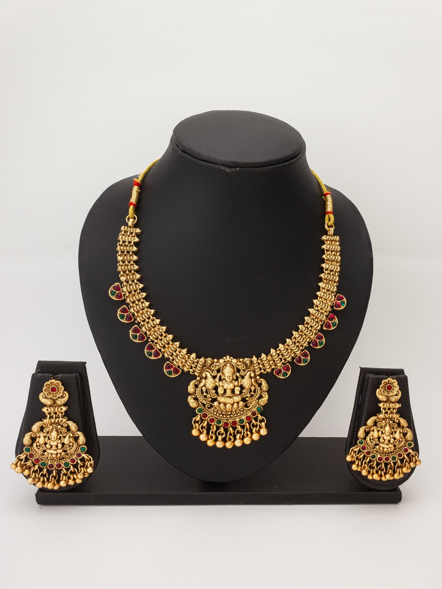 Timeless Gold Necklace Set with Earrings – Elevate Your Style