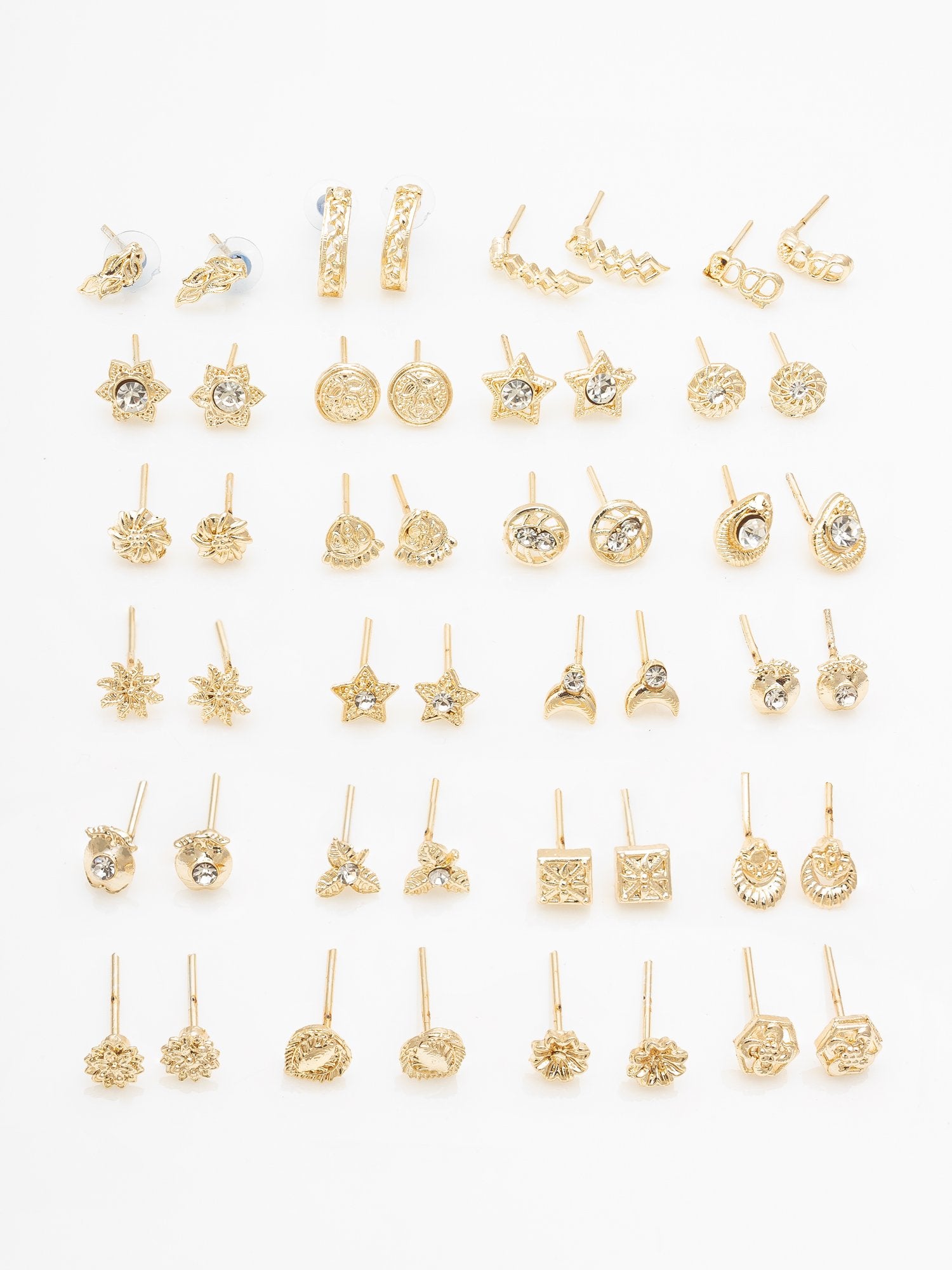 Golden Hoop Earrings – A Timeless Classic for Every Occasion