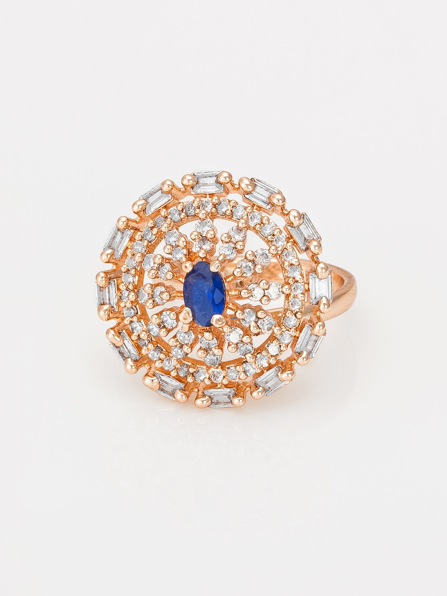 Twisted Gold Ring – Modern Elegance