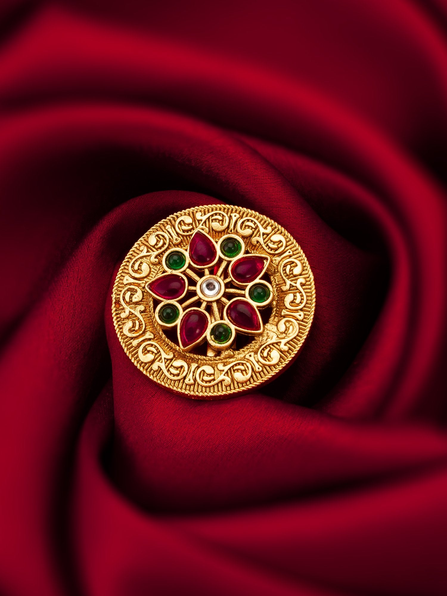 Vintage Gold Ring – A Nod to Timeless Charm