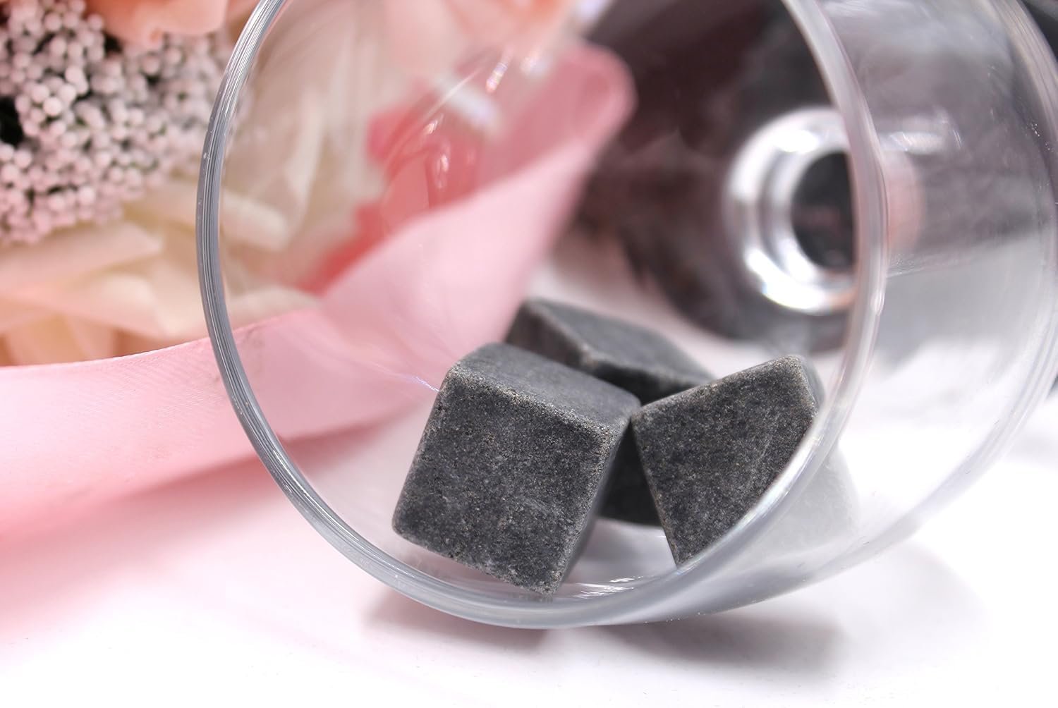 Whisky Chilling Stones ? Reusable, Non-Diluting Stones for Chilling Whisky, Wine, or Cocktails ? Set of 6, Ideal for Connoisseurs