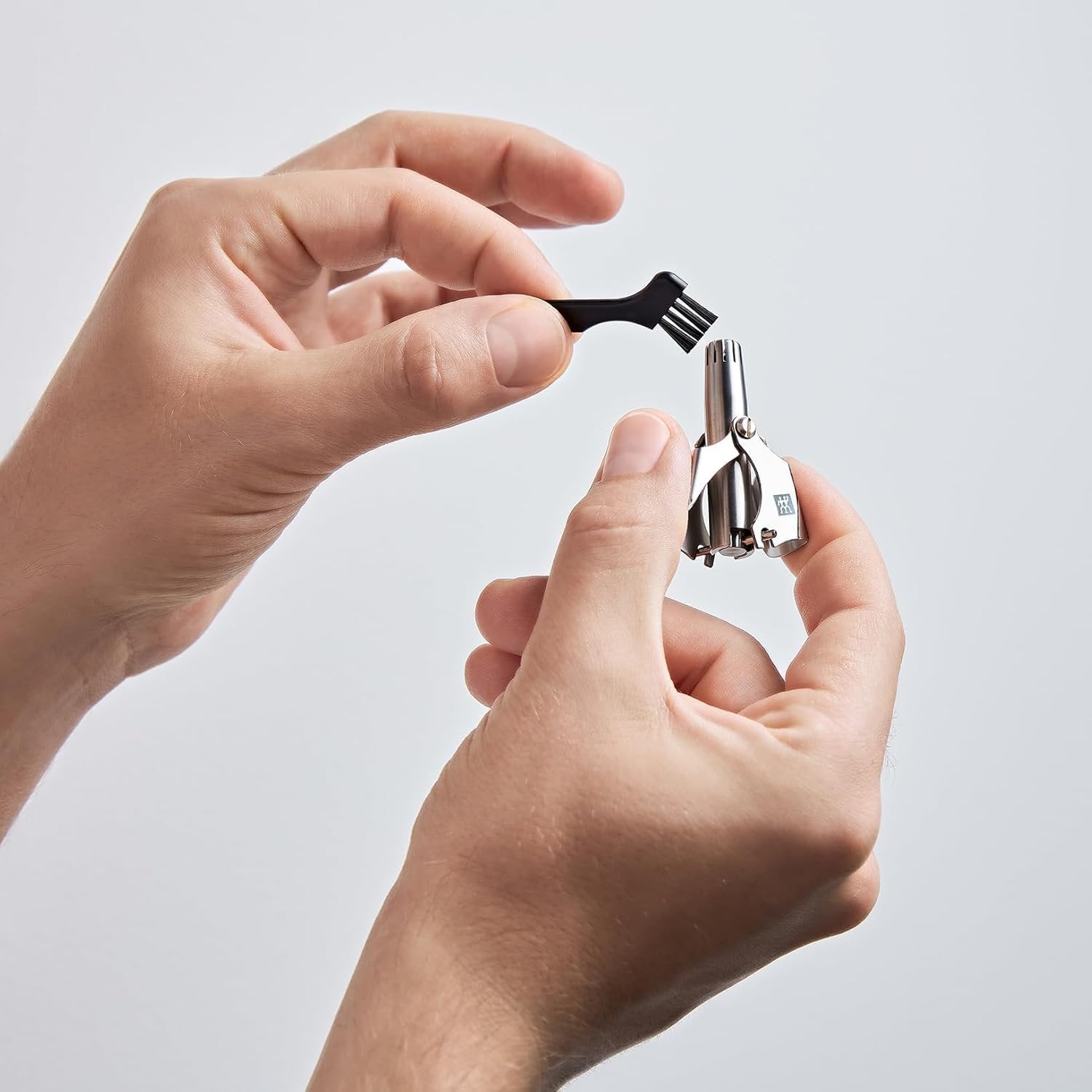 Manual Nose Trimmer ? Precision Trimmer for Nose, Ear & Eyebrow Hair, Safe & Easy to Use