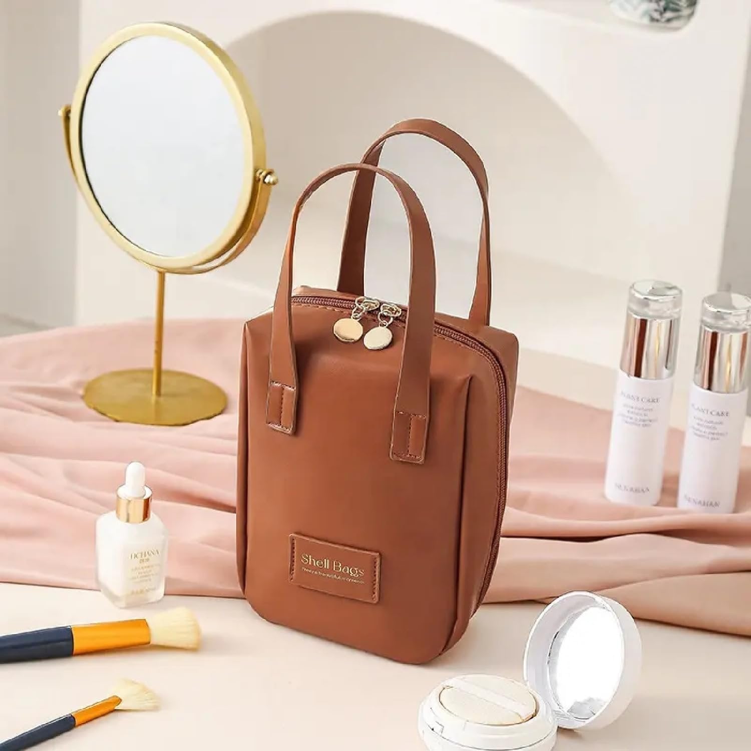 Elegant Puffer with Compartments Cosmetic Bag ? Stylish Makeup Organizer with Zipper & Storage Sections