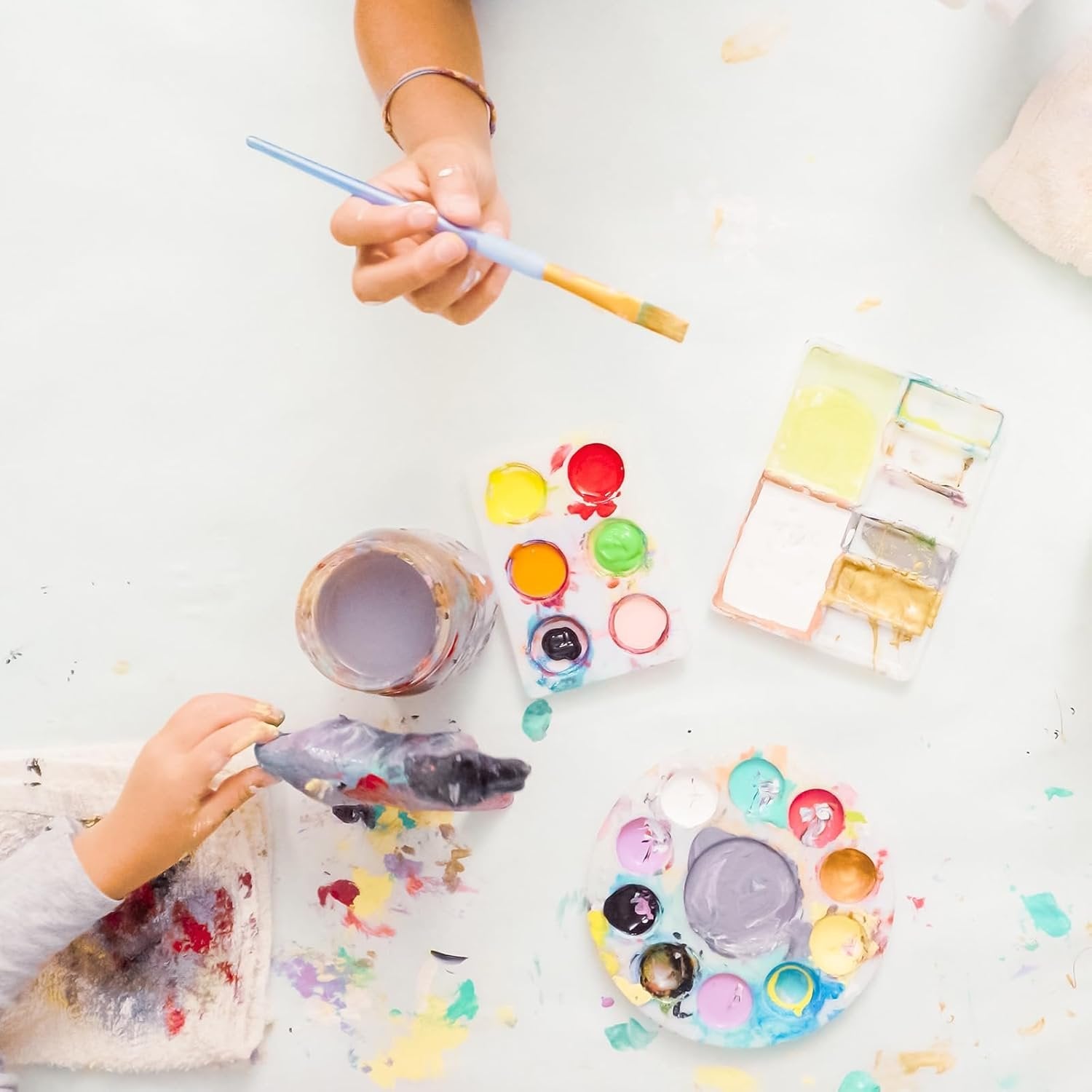 <p><strong>Bhagavad Gita for Kids Hindi</strong> is an easy-to-read version of the Bhagavad Gita designed for young readers. Written in Hindi with simplified language and colorful illustrations, this book introduces children to the timeless teachings of t