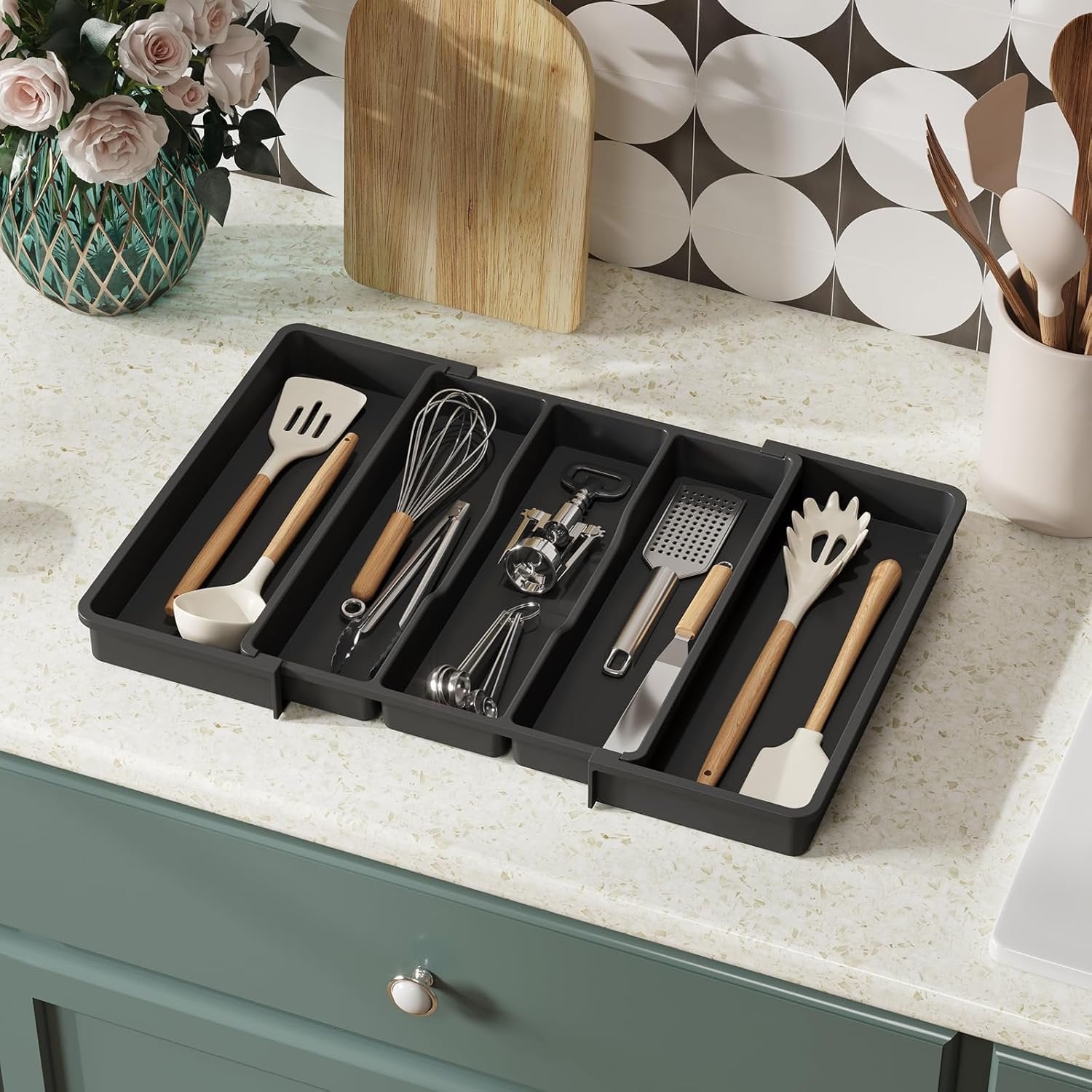 Kitchen Drawer Organizer ? Black Expandable Cutlery Tray for Utensils, Spoons, Forks & Knives, Non-Slip Flatware Organizer for Kitchen Drawers