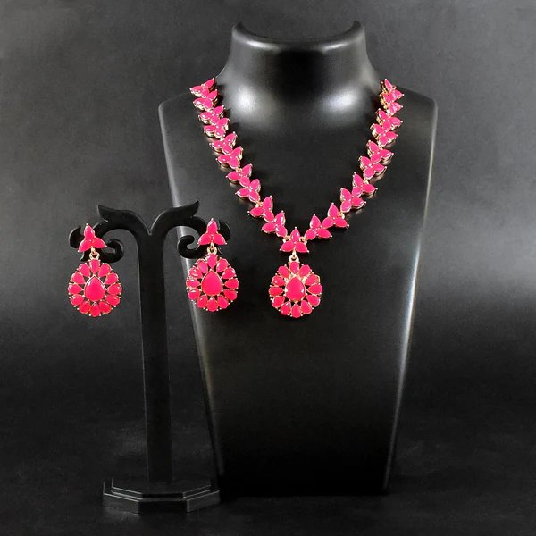 Elegant Rose Gold Pink Necklace Set ? Feminine and Stylish Jewelry for Women