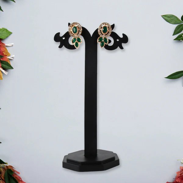 Elegant Green Necklace Set ? Stylish Jewelry for Women with Vibrant Green Accents