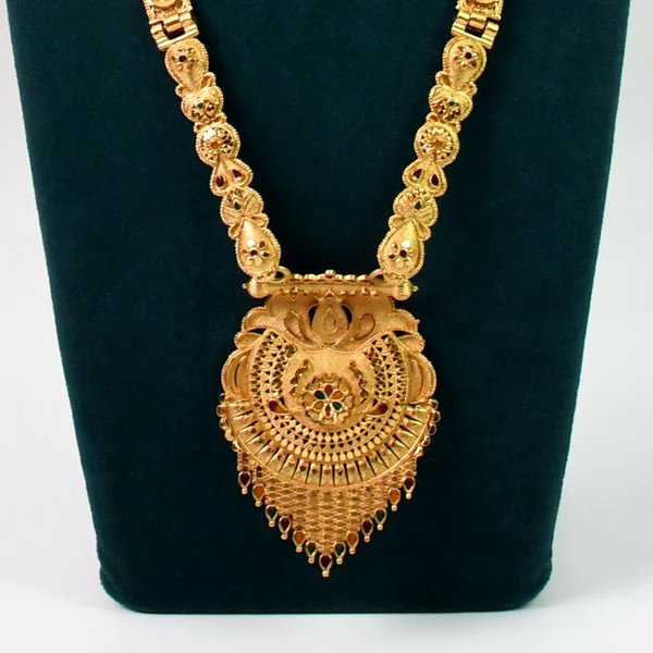 Lustrous Pearl Necklace ? A Classic Touch of Elegance for Women, Ideal for Special Events