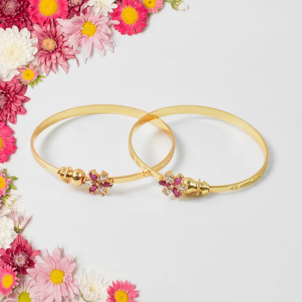 Classic Golden Bangles (1 Pair) Timeless & Elegant Gold Plated Bangles for Women, Perfect for Weddings & Special Occasions