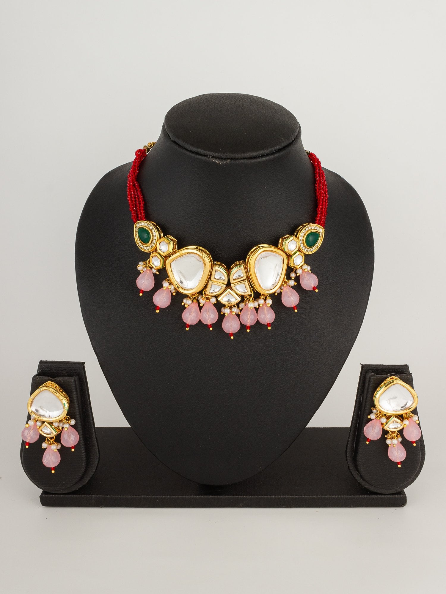 Golden Opulence Necklace Set – The Perfect Choice for Luxurious Occasions