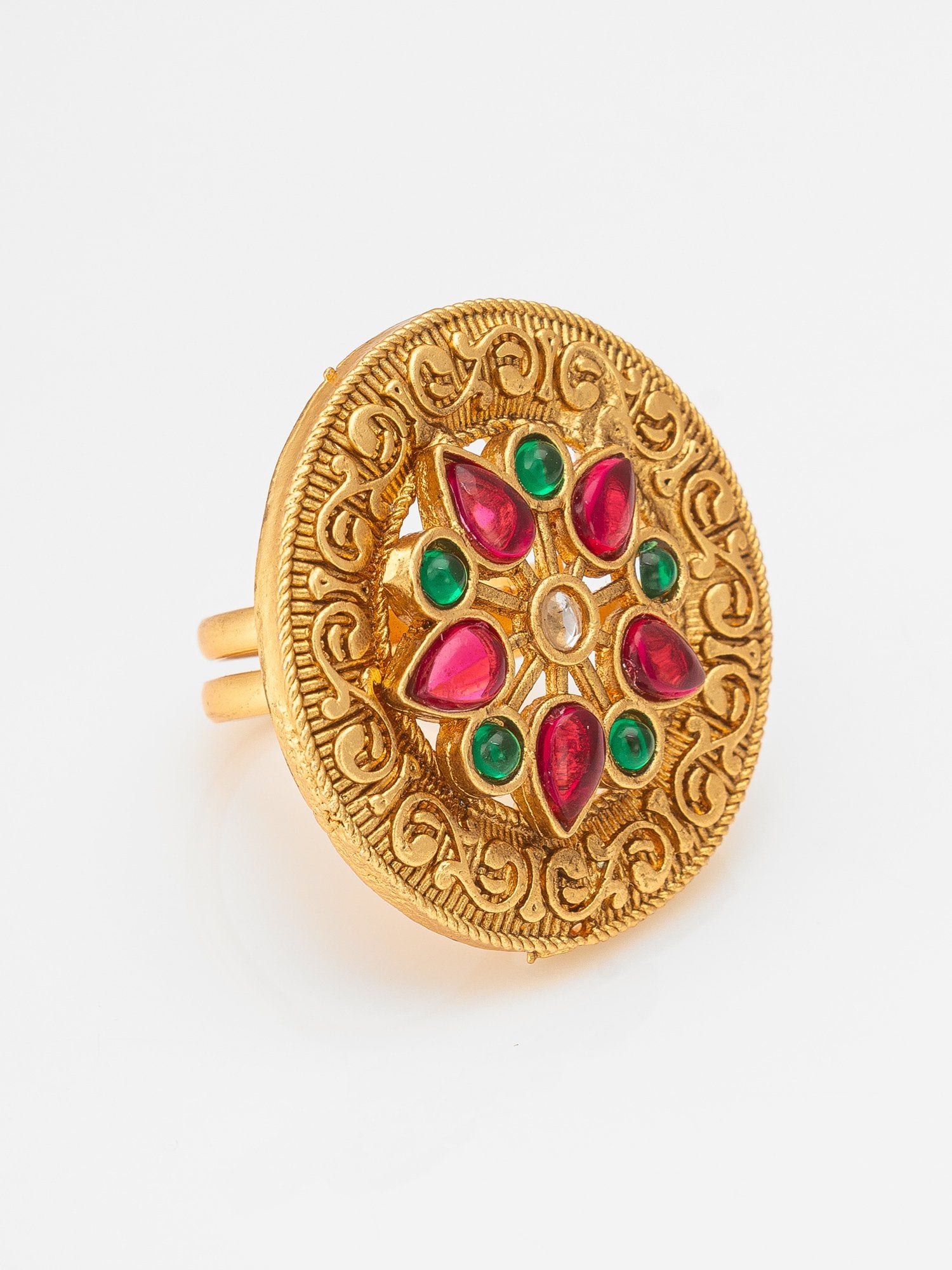 Vintage Gold Ring – A Nod to Timeless Charm