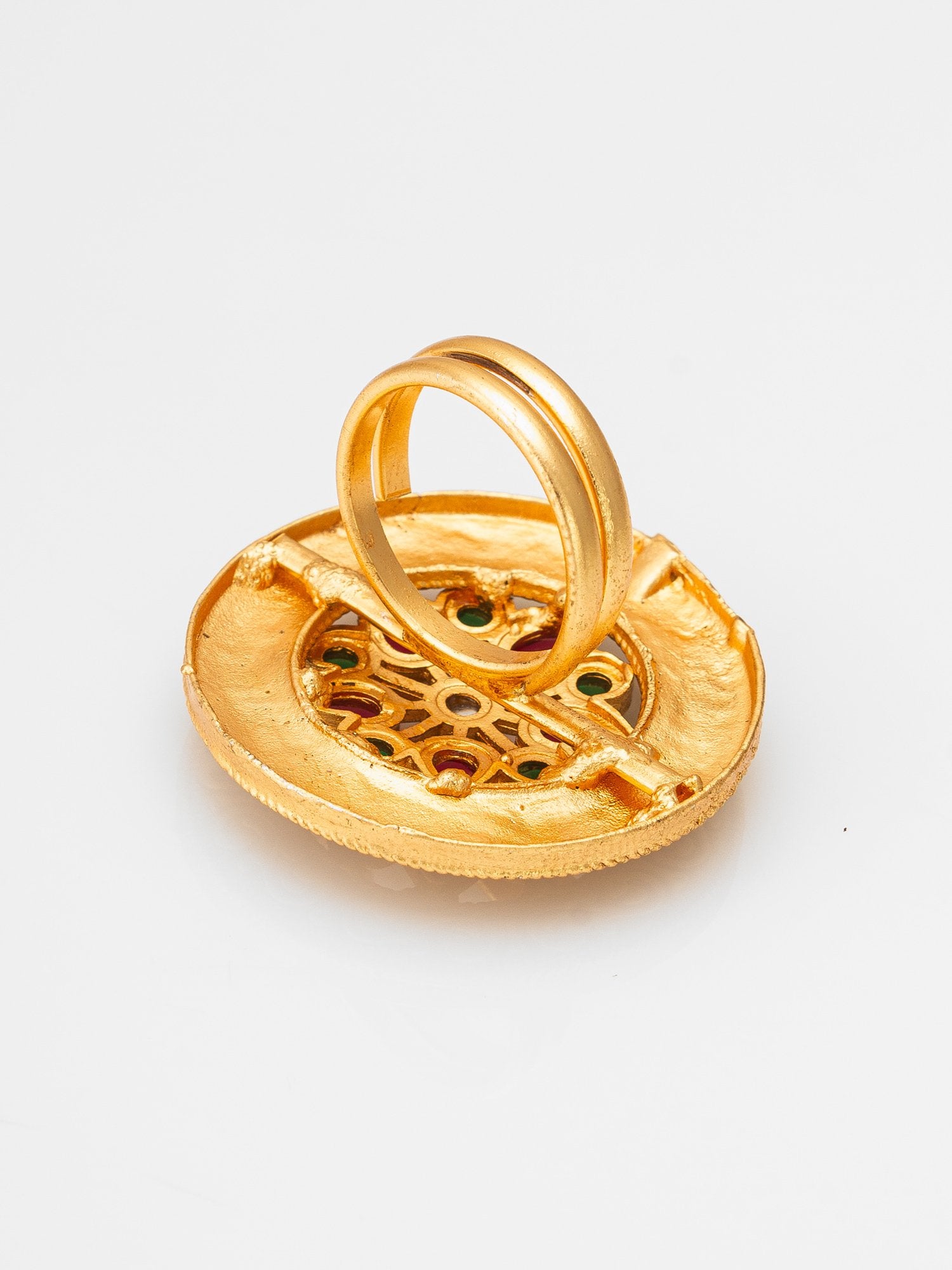 Vintage Gold Ring – A Nod to Timeless Charm