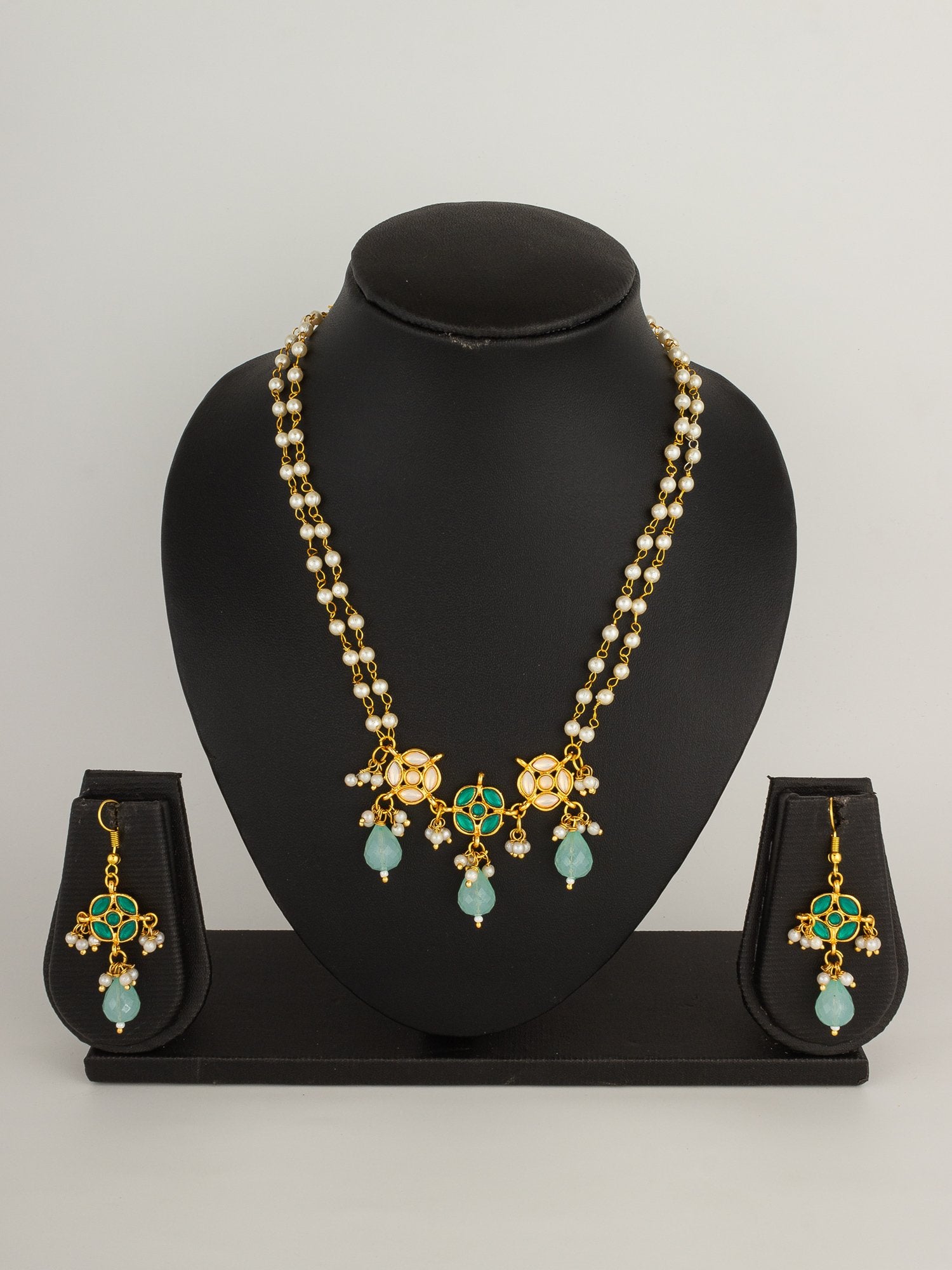 Vintage Charm Pendant Set – A Touch of Old-World Elegance