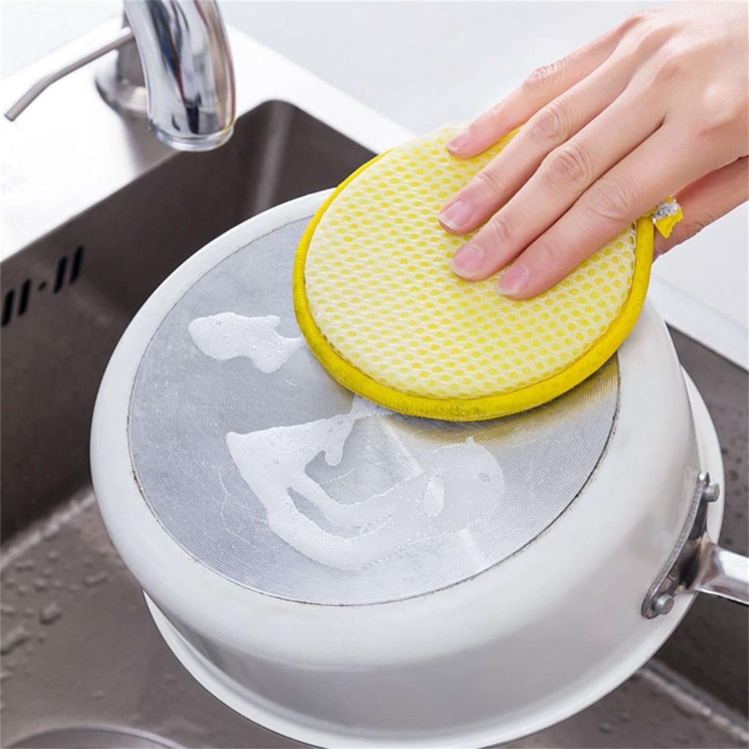 2-IN-1 DISHWASHING SCRUB & SPONGE