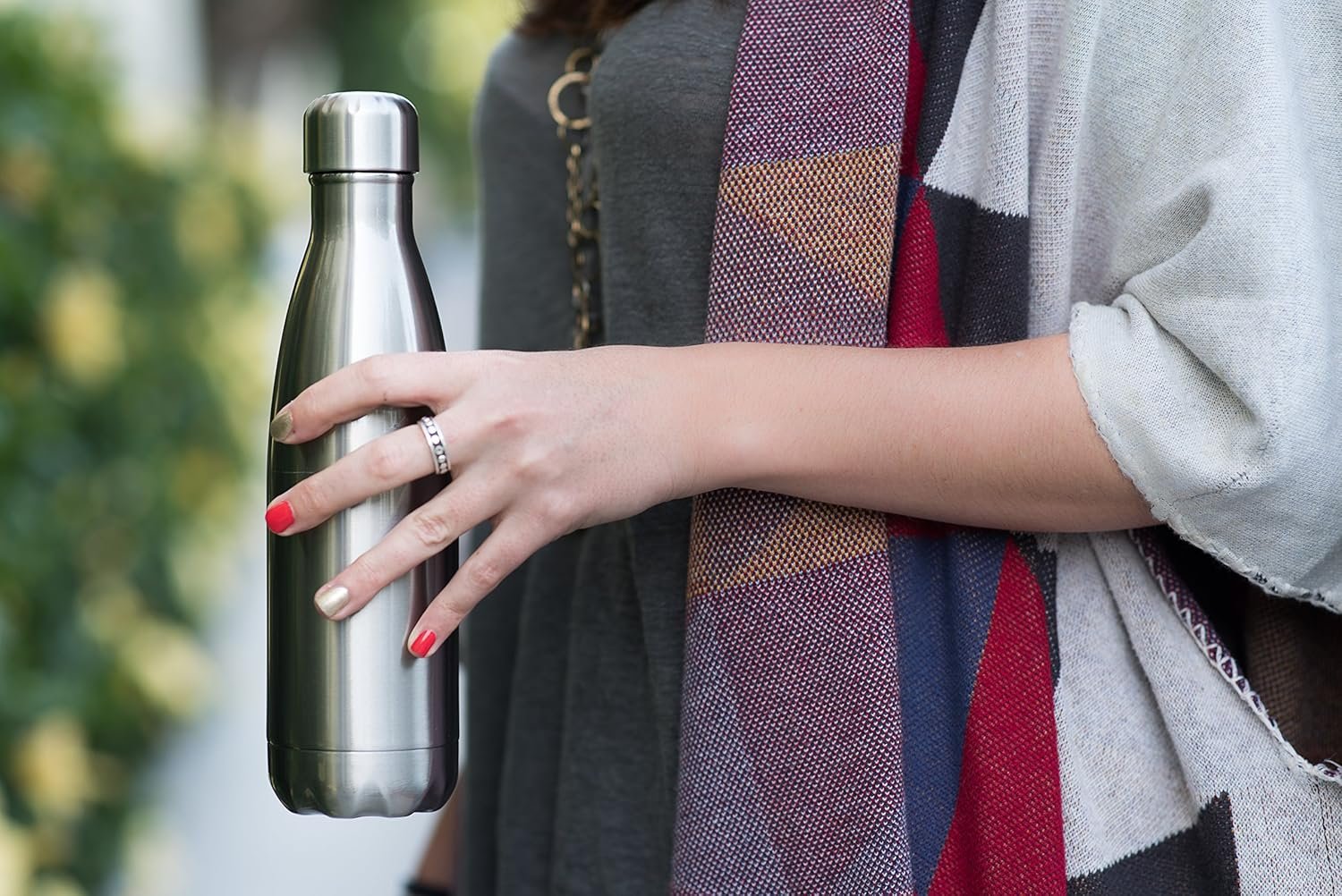 750ml Stainless Steel Water Bottle ? Leak-Proof, Insulated, Travel-Friendly Bottle for Hot & Cold Drinks

