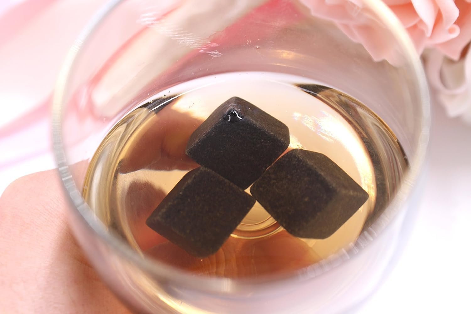 Whisky Chilling Stones ? Reusable, Non-Diluting Stones for Chilling Whisky, Wine, or Cocktails ? Set of 6, Ideal for Connoisseurs

