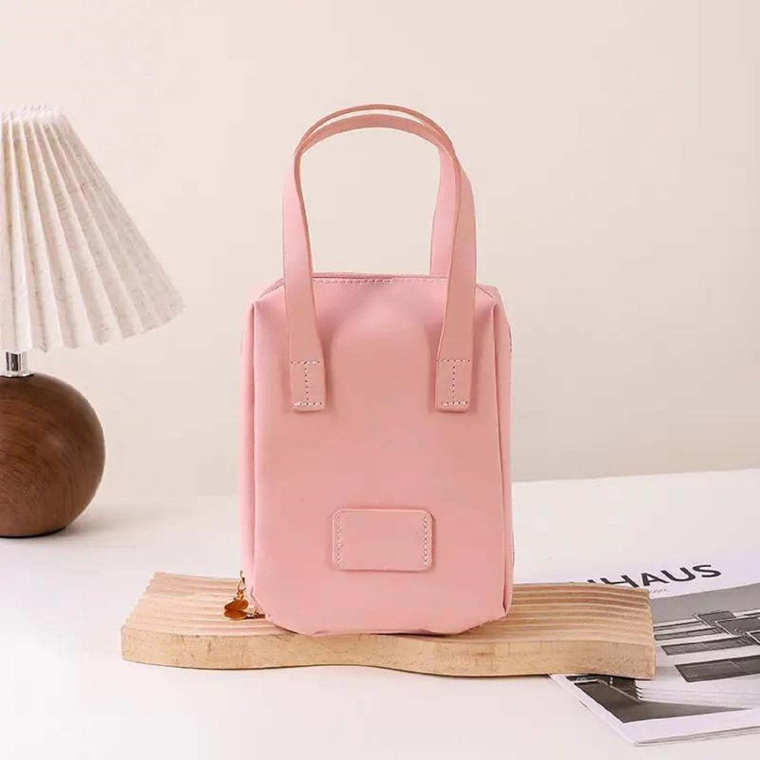 Elegant Puffer with Compartments Cosmetic Bag ? Stylish Makeup Organizer with Zipper & Storage Sections

