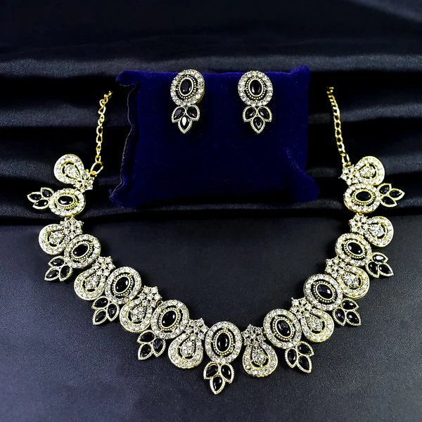 Necklace Set Black & White Diamond ? Elegant and Bold Jewelry for Women