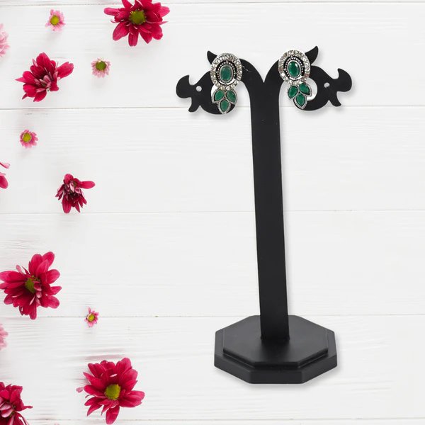 Timeless Green Necklace Set ? Classic and Elegant Jewelry for Women