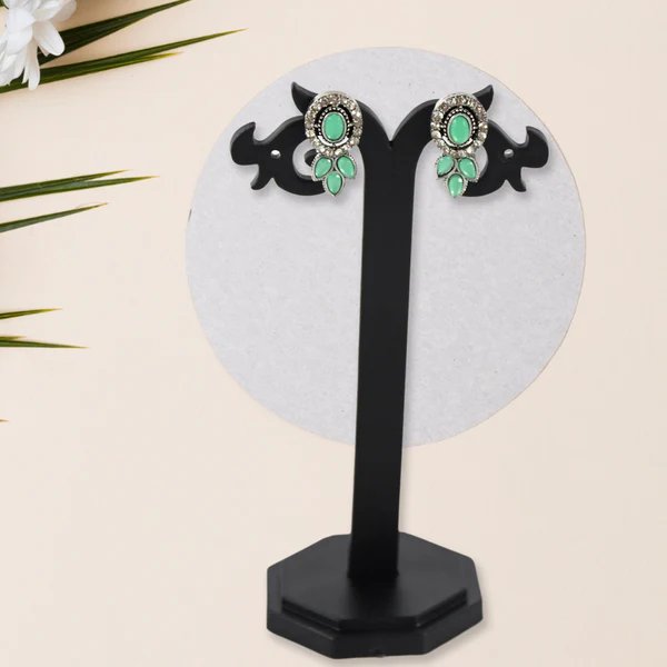 Elegant Green and White Diamond Necklace Set ? Sophisticated Jewelry for Women