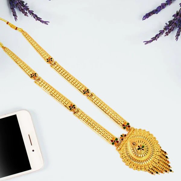 Graceful Pearl Necklace ? A Symbol of Timeless Beauty and Elegance for Women