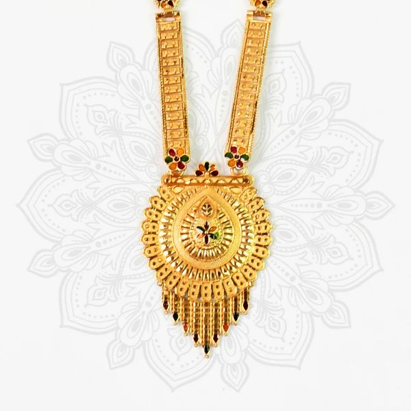 Graceful Pearl Necklace ? A Symbol of Timeless Beauty and Elegance for Women