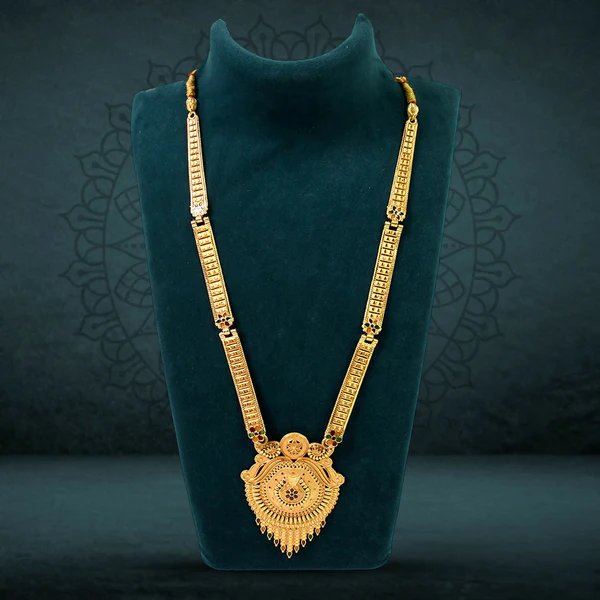 Elegant Gold-Plated Pendant Necklace ? A Statement of Sophistication for Women, Perfect for Formal Events