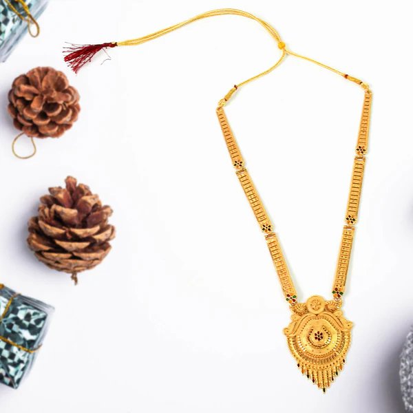 Elegant Gold-Plated Pendant Necklace ? A Statement of Sophistication for Women, Perfect for Formal Events