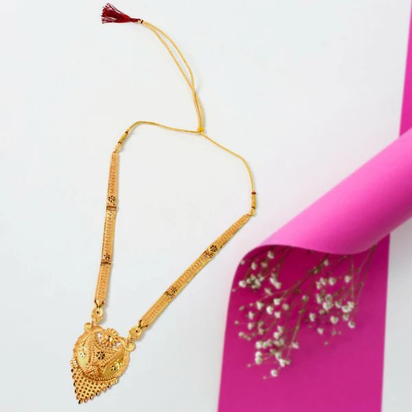 Luxe Diamond-Inspired Necklace ? An Expression of Elegance for Women, Perfect for Special Events