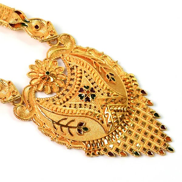 Luxe Diamond-Inspired Necklace ? An Expression of Elegance for Women, Perfect for Special Events