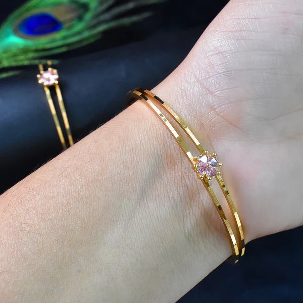 Stylish Golden Bangles (1 Pair)  Trendy Gold Plated Bangles for Women, Ideal for Daily Wear & Special Occasions