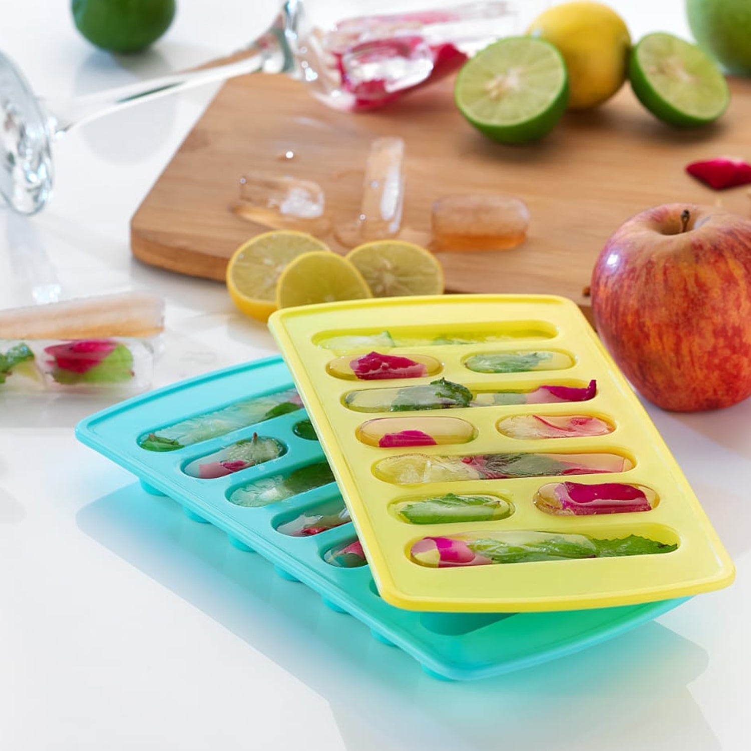 0784 4 Pc Fancy Ice Tray used widely in all kinds of household places while making ices and all purposes. DeoDap